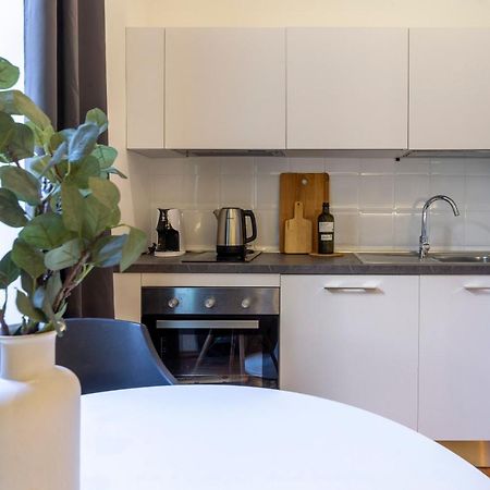 Amazing studio in the city center + WiFi Trieste Esterno foto