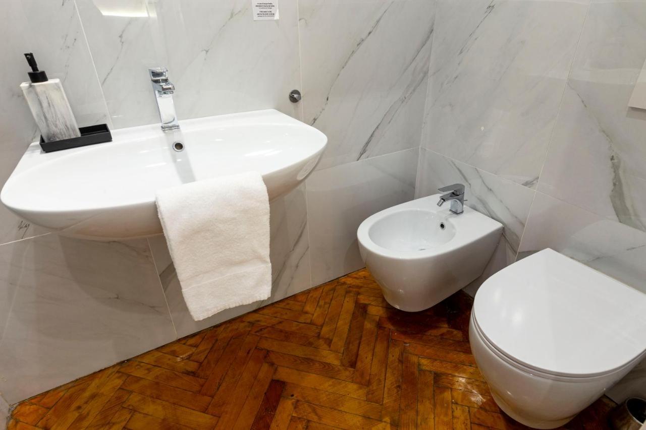 Amazing studio in the city center + WiFi Trieste Esterno foto